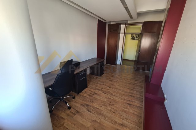 DOBRI, OFFICE SPACE OF 16 SQM, UTILITIES INCLUDED IN RENT PRICE