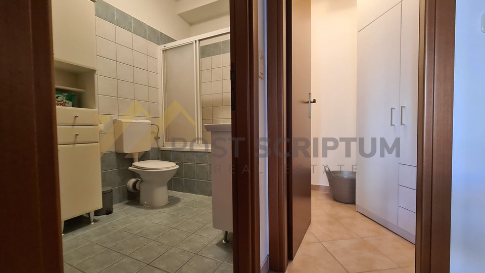 ŽNJAN, TWO BEDROOM APARTMENT WITH PARKING SPACE, LONG TERM