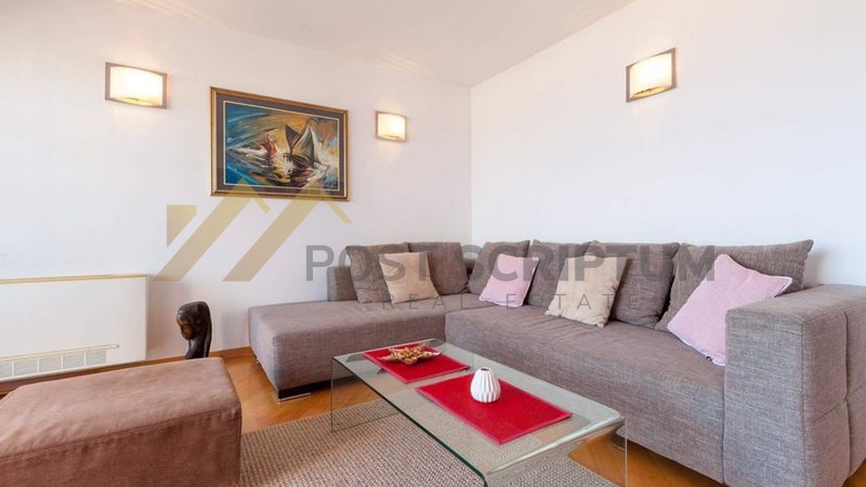 ŽNJAN, THREE BEDROOM APARTMENT WITH PARKING SPACE, LONG TERM