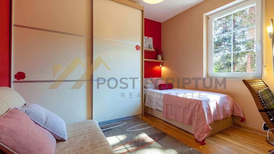ŽNJAN, THREE BEDROOM APARTMENT WITH PARKING SPACE, LONG TERM