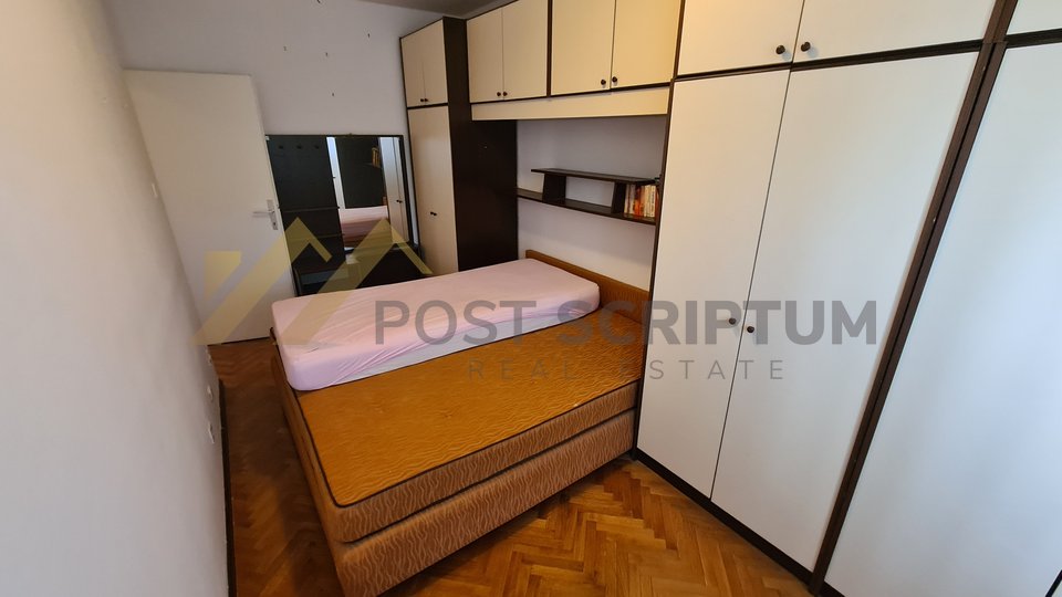 TRSTENIK, BEAUTIFUL AND COMFORTABLE THREE BEDROOM APARTMENT