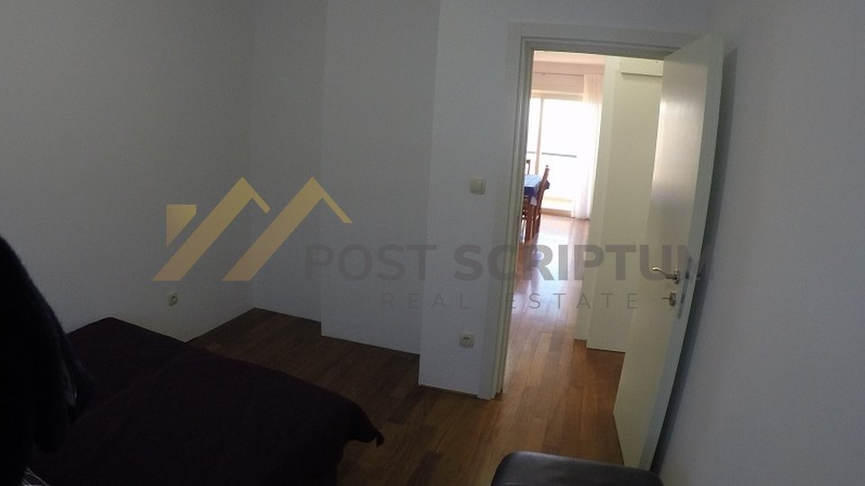MEJE, MODERN TWO BEDROOM APARTMENT WITH GARAGE