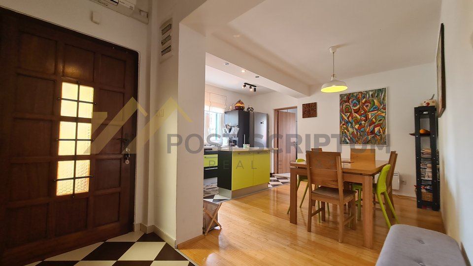 SINE, MODERN THREE BEDROOM APARTMENT WITH PARKING SPACE