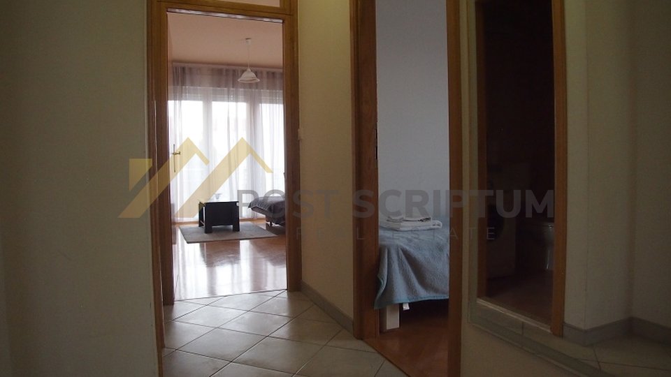 THREE BEDROOM APARTMENT NEAR THE CAMPUS, AVAILABLE UNTIL 01.07.2024.