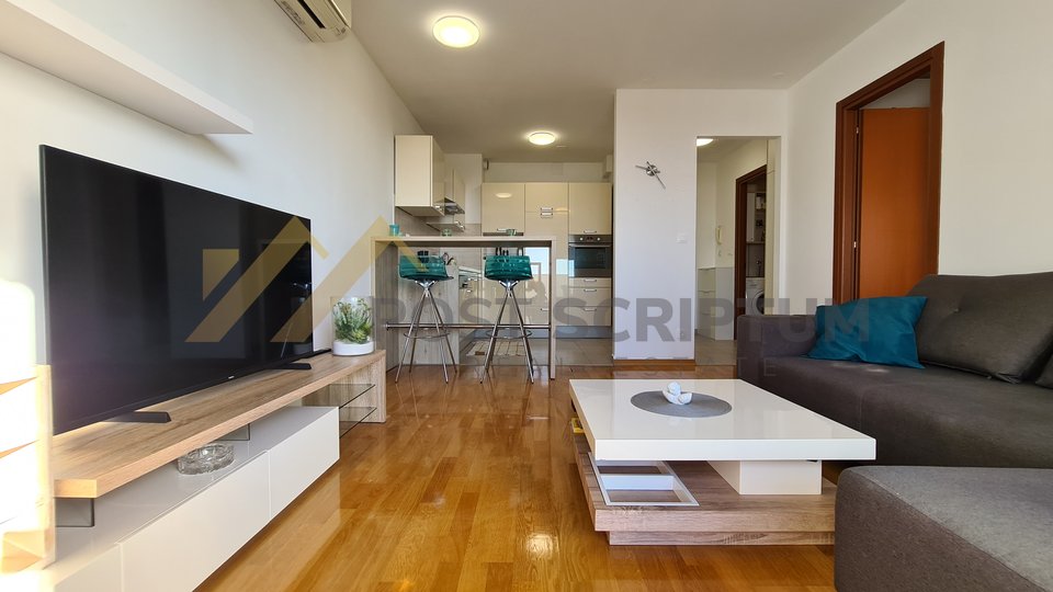 ŽNJAN, MODERN APARTMENT WITH GARAGE PLACE, LONG TERM RENT
