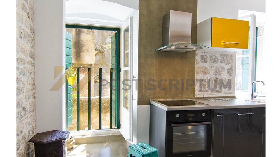 SPLIT - PALACE, EXCLUSIVE ONE BEDROOM APARTMENT