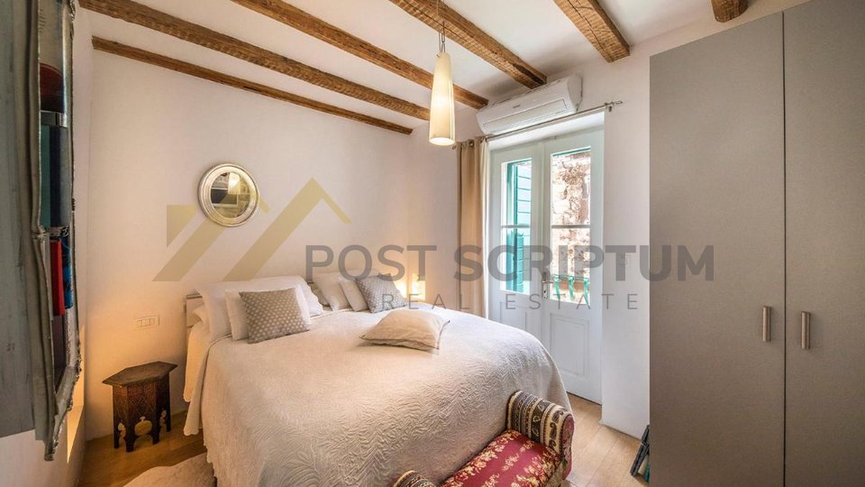 SPLIT - PALACE, EXCLUSIVE ONE BEDROOM APARTMENT