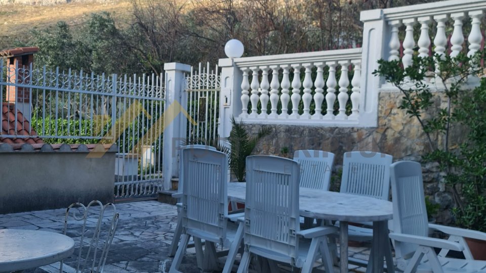 PRIVOR KOD ŽRNOVNICE, VIKEND KUĆA U PRIRODI