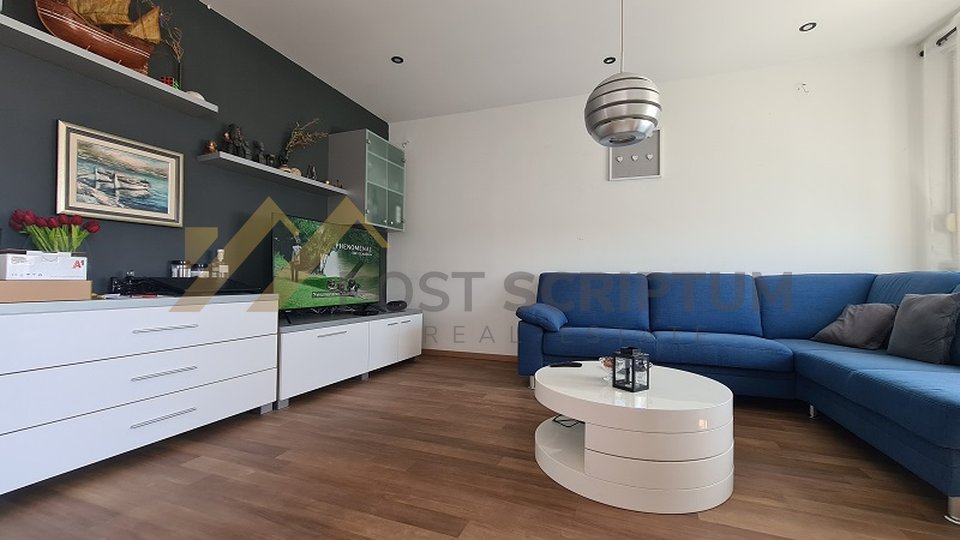 KMAN, RENOVATED TWO BEDROOM APARTMENT WITH FURNITURE INCLUDED IN THE PRICE