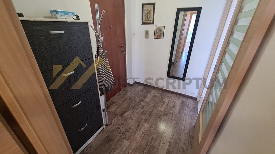 KMAN, RENOVATED TWO BEDROOM APARTMENT WITH FURNITURE INCLUDED IN THE PRICE