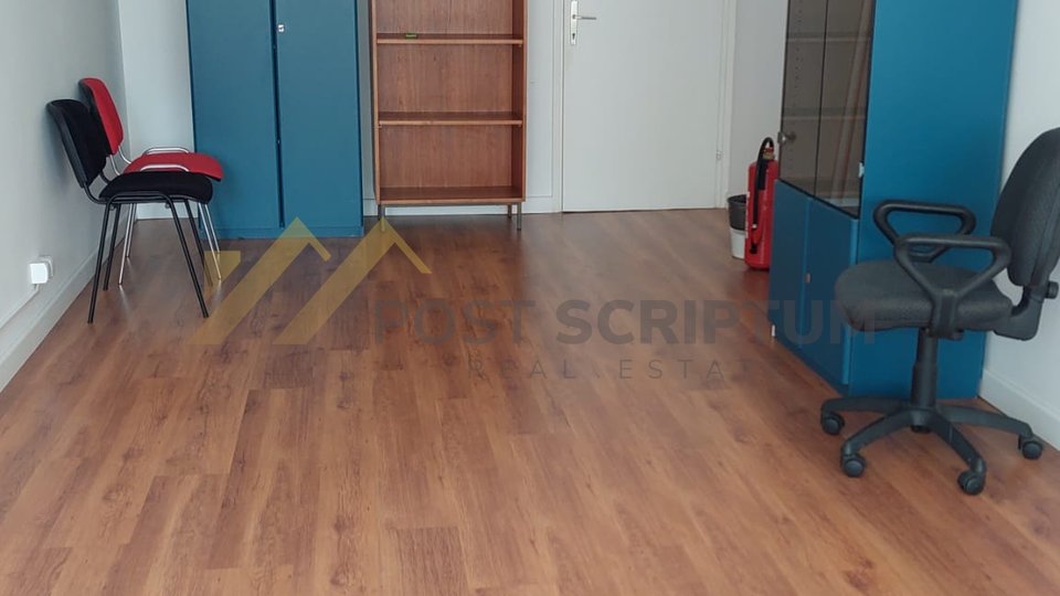 DOBRI, COMMERCIAL PROPERTY of 26sqm, UTILITIES INCLUDED IN THE RENT PRICE