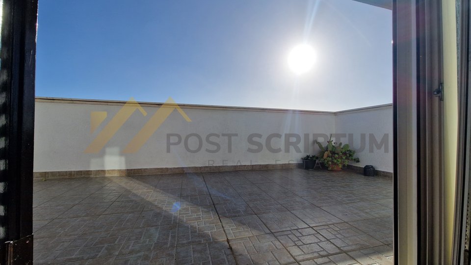 TWO BEDROOM APARTMENT WITH PARKING PLACE, SEA VIEW