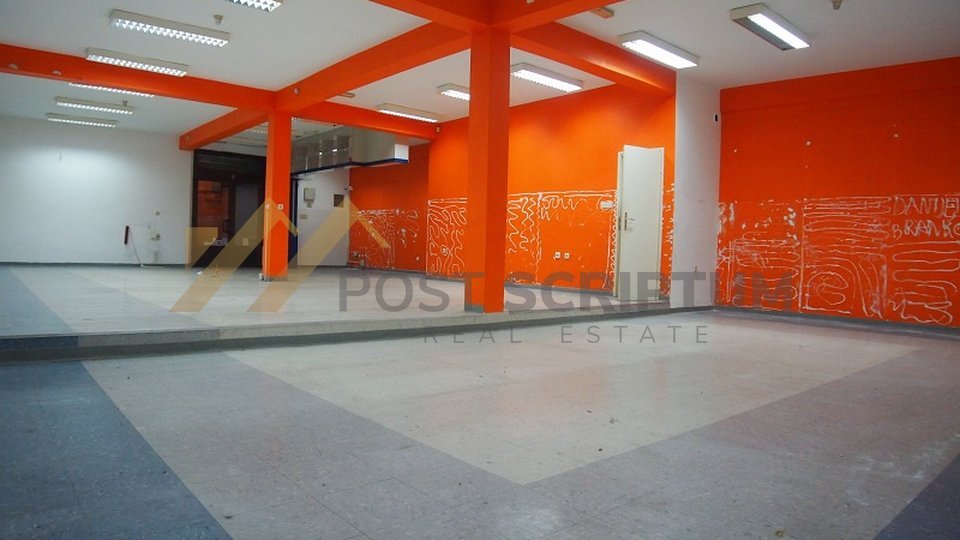 PLOKITE, POSLOVNI PROSTOR, IDEALNO ZA TRGOVINU