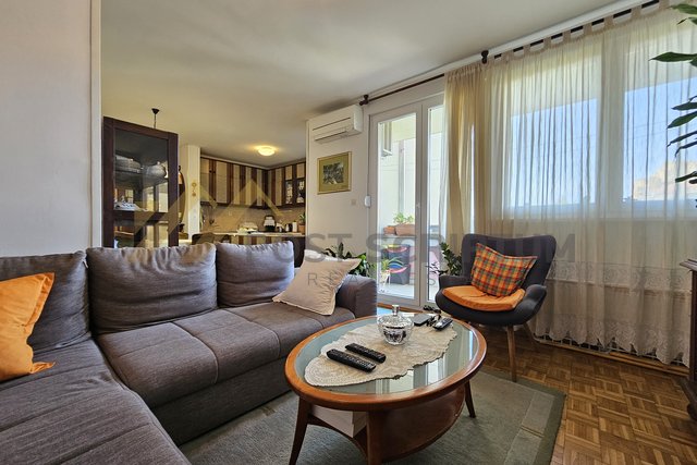 MERTOJAK, NEAT AND MAINTAINED THREE BEDROOM APARTMENT, PARK VIEW
