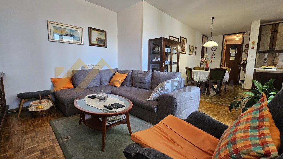 MERTOJAK, NEAT AND MAINTAINED THREE BEDROOM APARTMENT, PARK VIEW