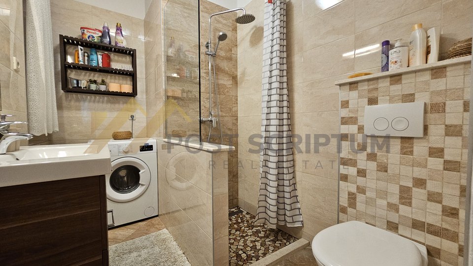 PLOKTILE, COMFORTABLE TWO BEDROOM WITH GARDEN, LONG TERM RENT FROM OCTOBER 2024..