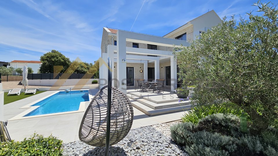 KANICA, MEDITERRANEAN VILLA WITH A POOL, AVAILABLE FROM OCTOBER 1, 2024.