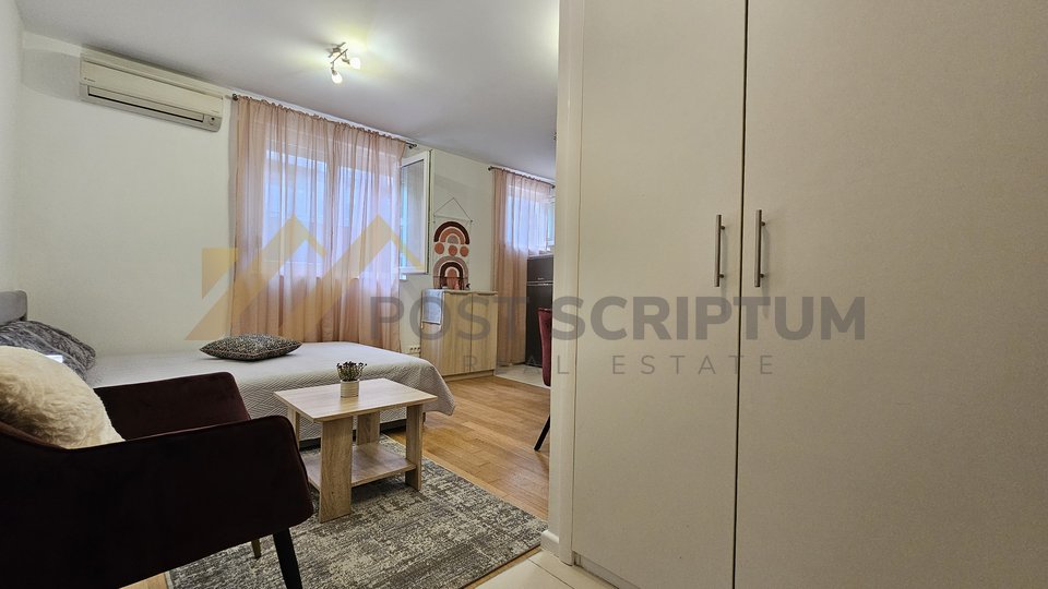 ZNJAN, LONG TERM, STUDIO APARTMENT WITH PARKING PLACE